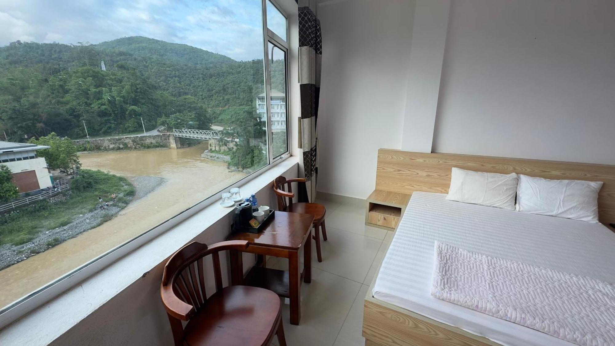 Quy Anh Hotel Bao Lac Town ภายนอก รูปภาพ
