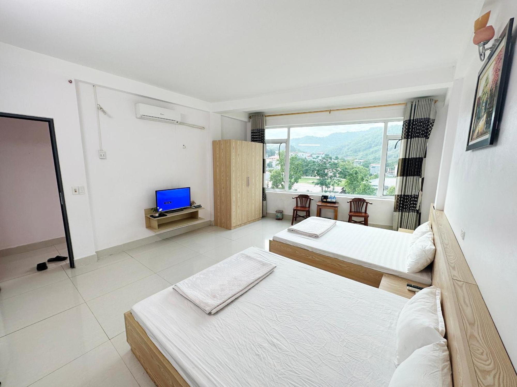 Quy Anh Hotel Bao Lac Town ภายนอก รูปภาพ