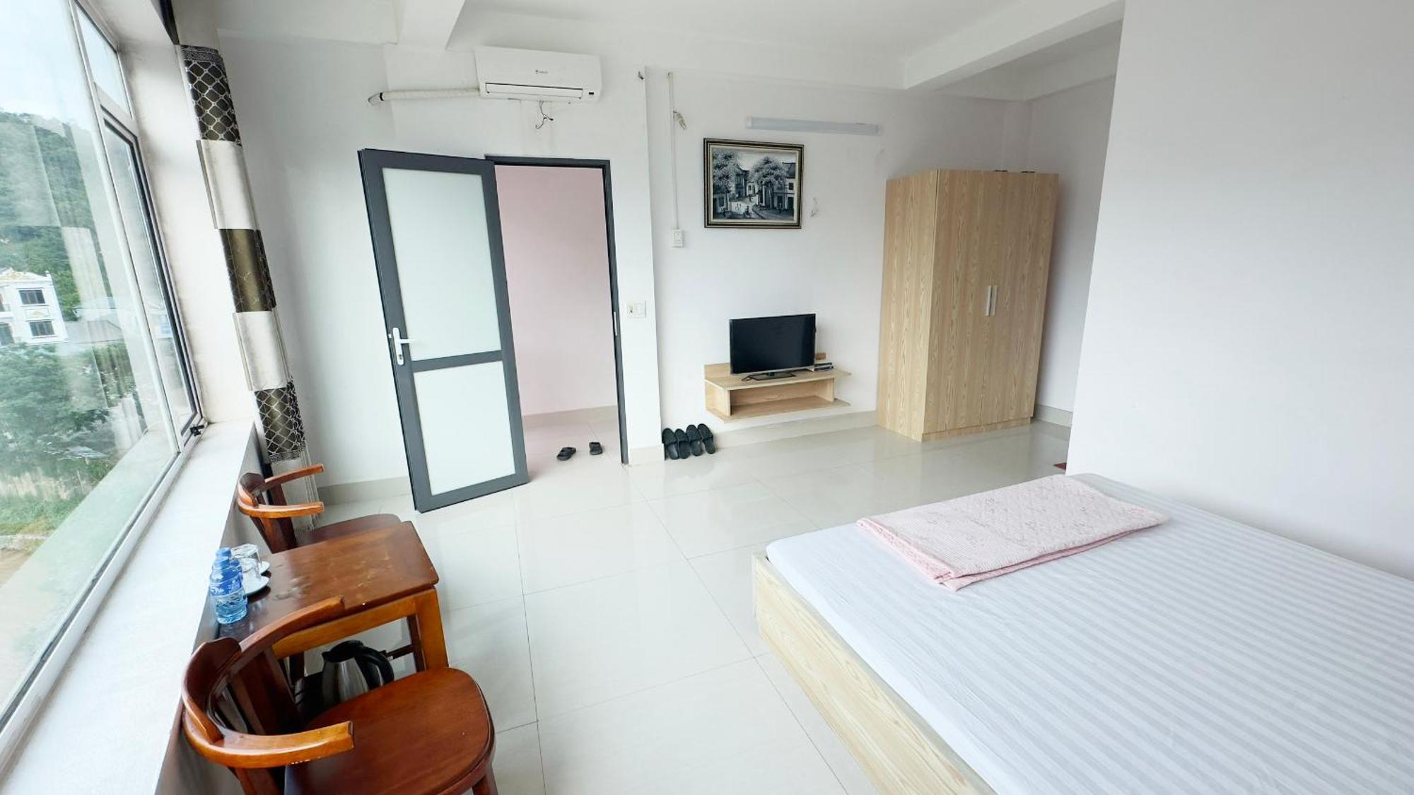 Quy Anh Hotel Bao Lac Town ภายนอก รูปภาพ